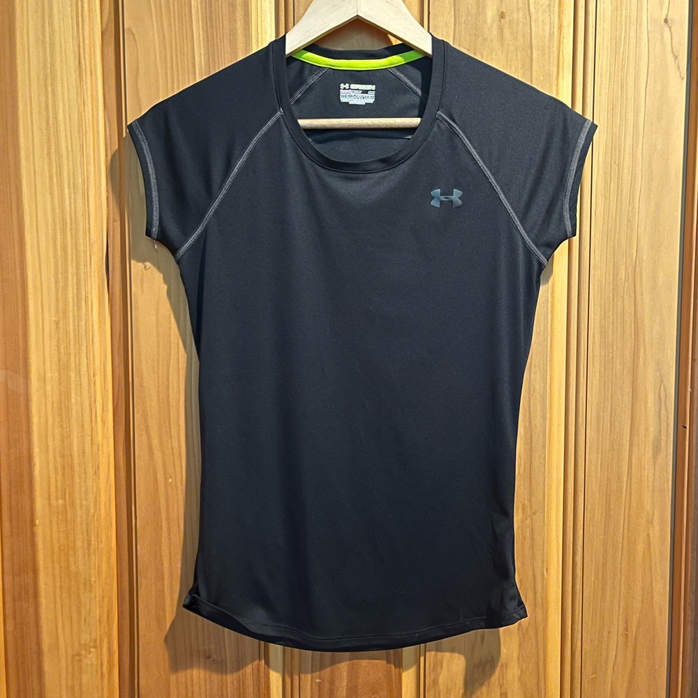 Under Armour t-shirt womens small
